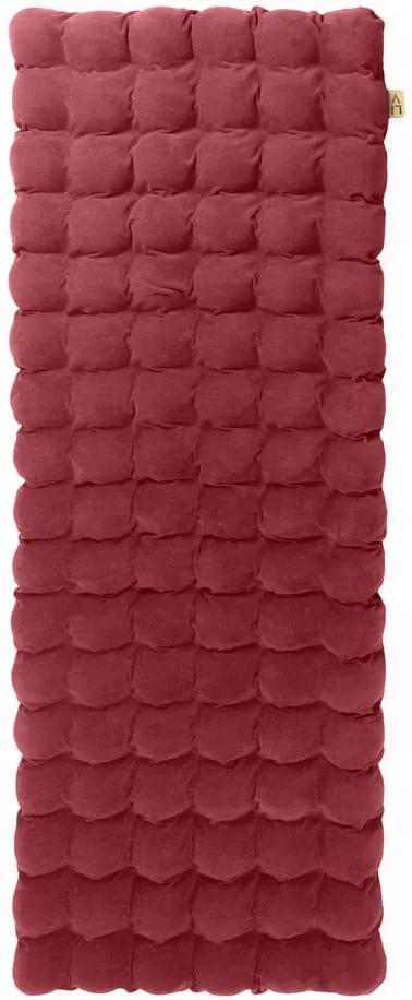 Červený relaxačný masážny matrac Linda Vrňáková Bubbles, 65 × 200 cm