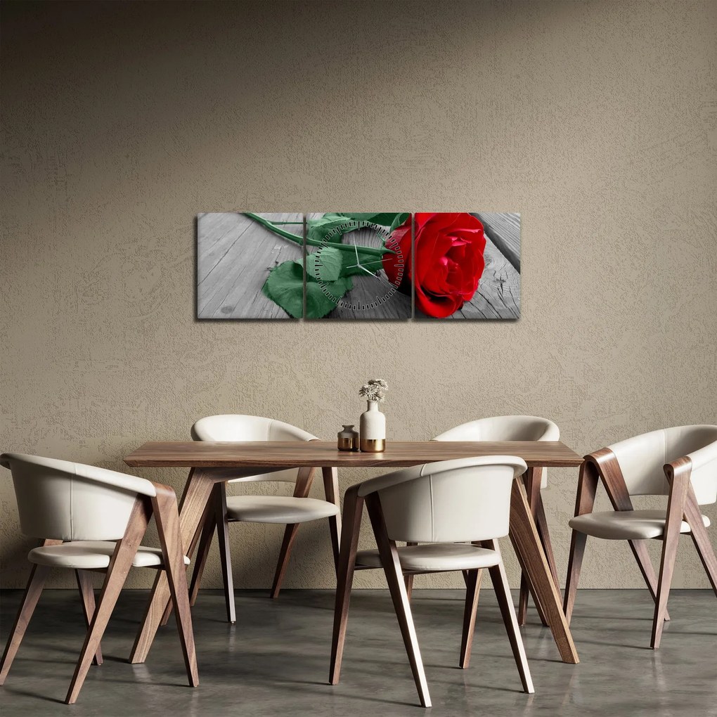 Obraz - Červená ruža so zelenou stonkou (s hodinami) (90x30 cm)