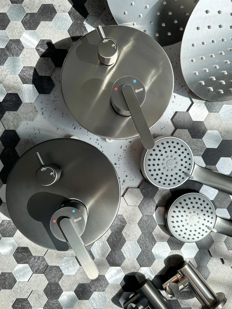 Rea Ontario, podomietková sprchová súprava s I-Box montážnym systémom, grafitová, REA-P5504