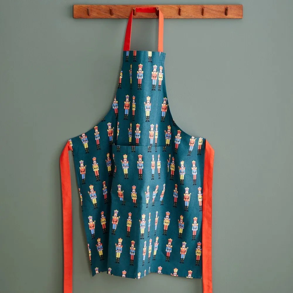 Bavlnená zástera s vianočným motívom Nutcracker - Catherine Lansfield