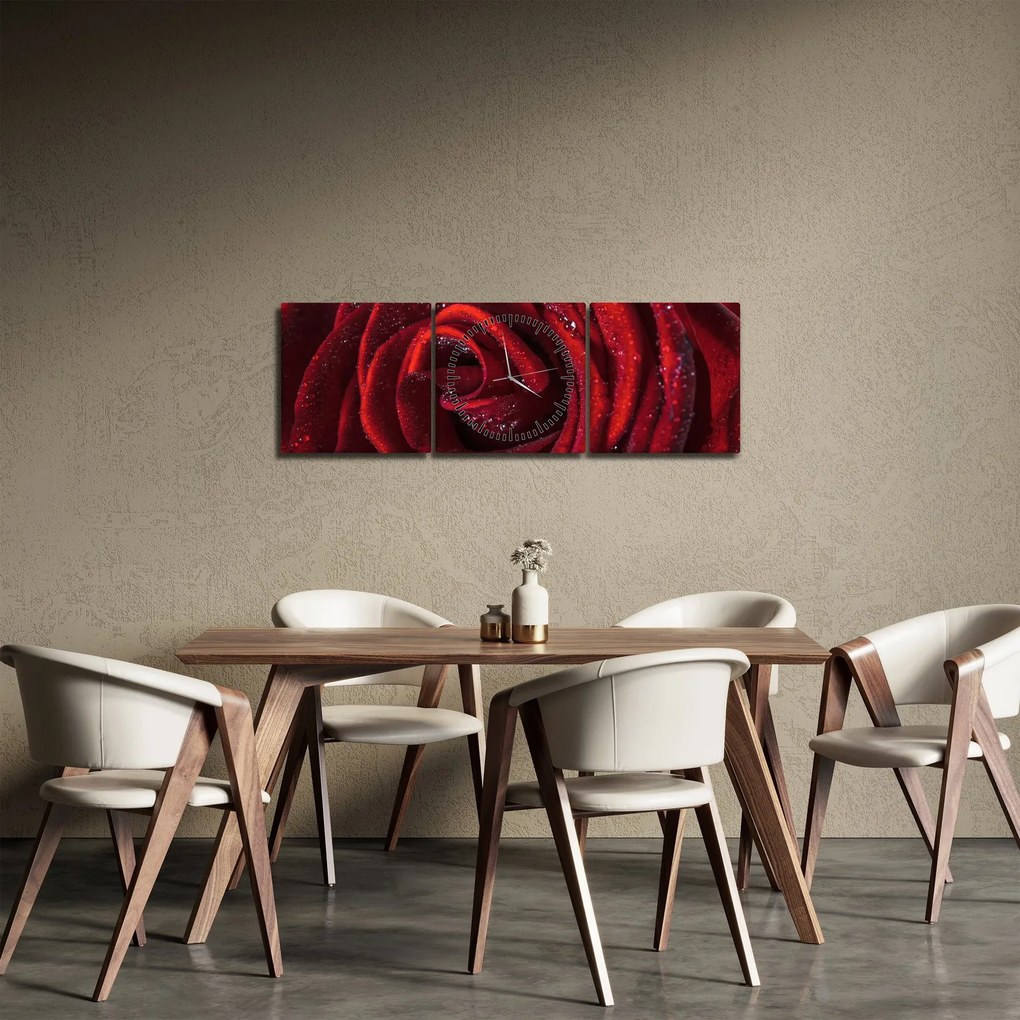 Obraz - Červená ruža s kvapkami rosy (s hodinami) (90x30 cm)