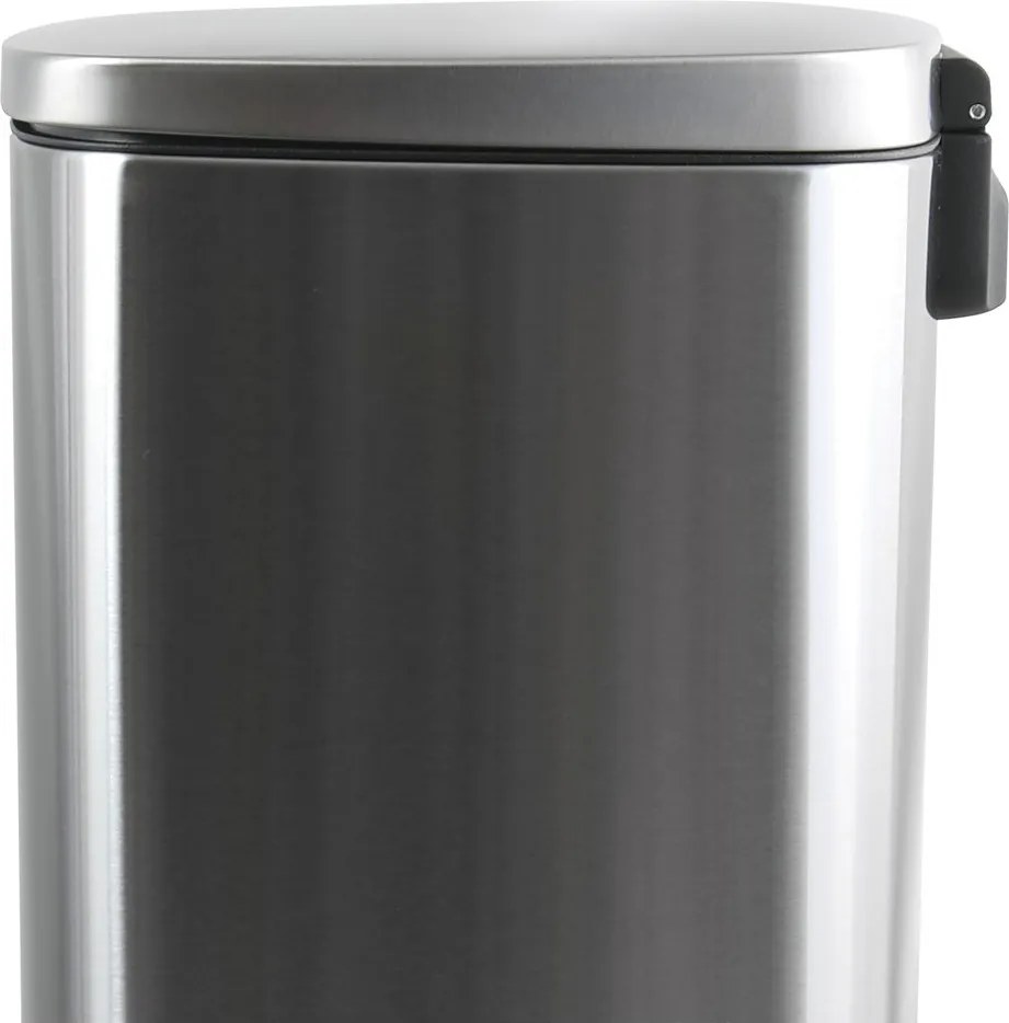 Nášľapný oceľový odpadkový kôš v matne striebornej farbe 50 l Akira – Spirella