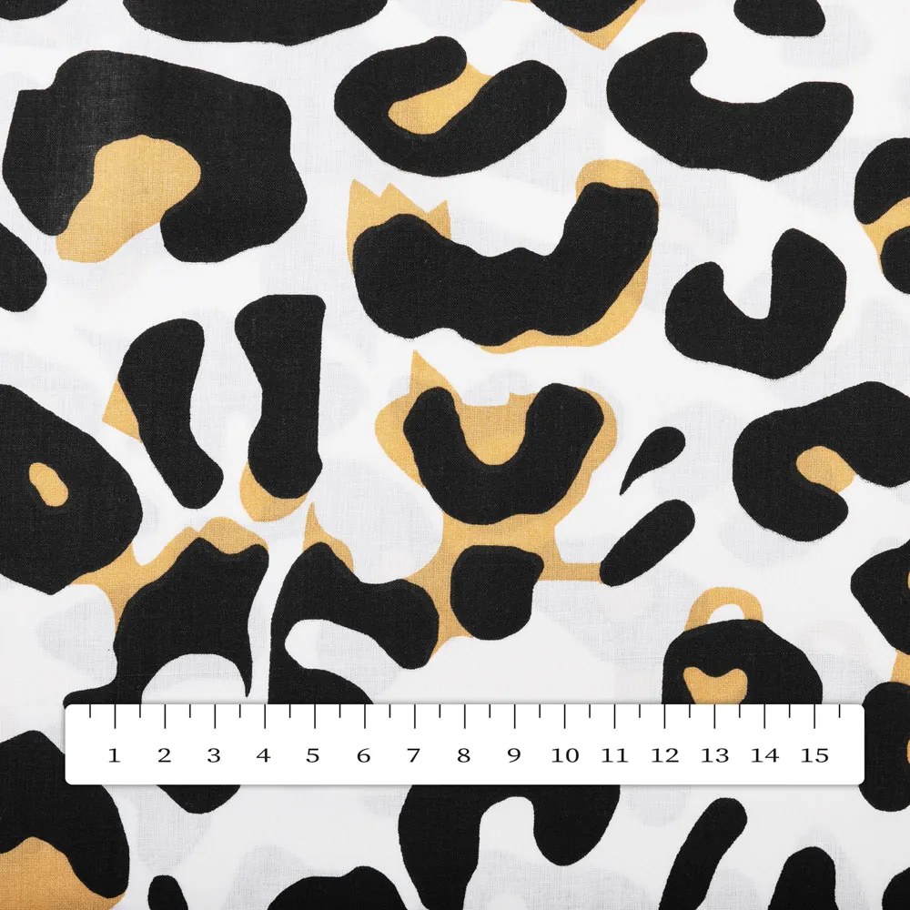 Biante Bavlnený oválny obrus Sandra SA-409 Leopardí vzor na bielom 120x200 cm