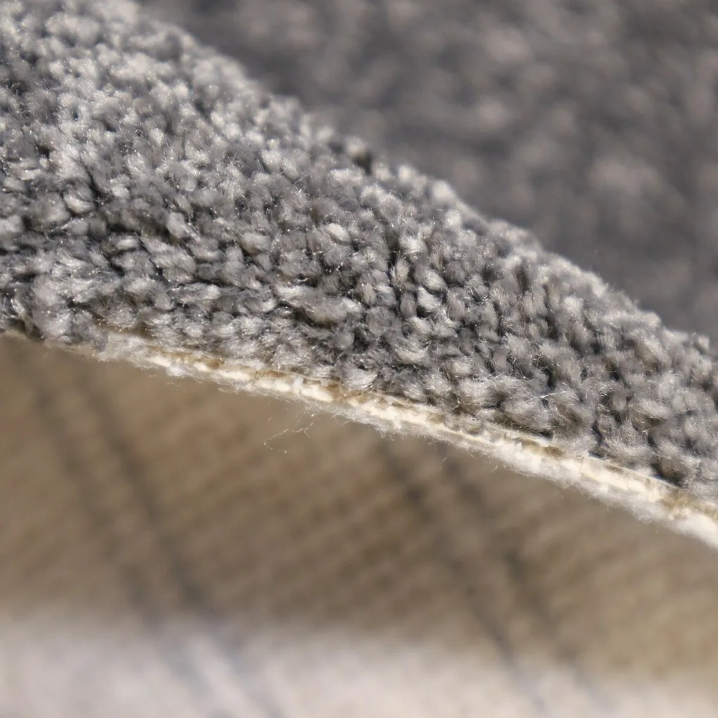 Metrážny koberec Liliana 7635, na mieru, šíře 4m,5m, šedá, ab (mriežka), detská izba, ITC