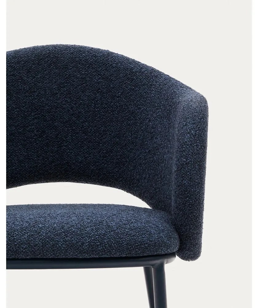 Tmavomodré čalúnené jedálenské kreslo Maina – Kave Home