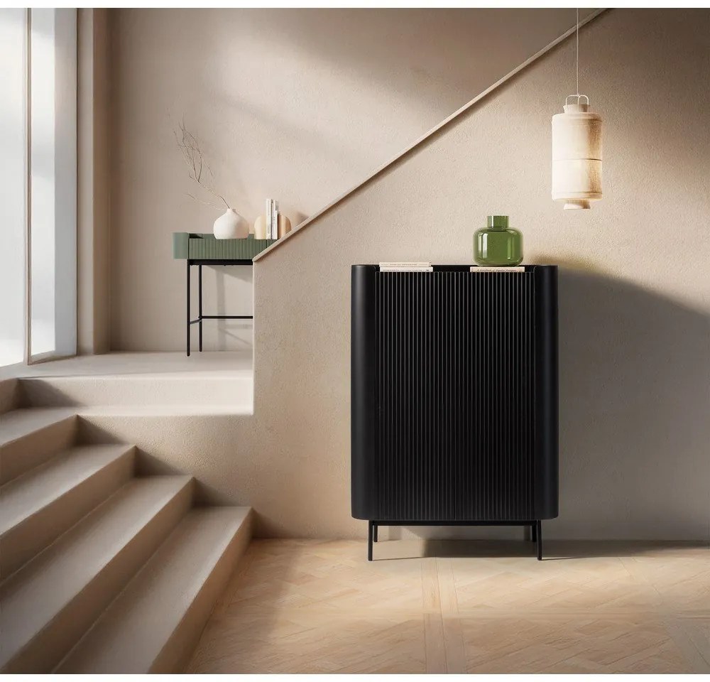 Čierna skrinka 100x140x40 cm Willa – MOME
