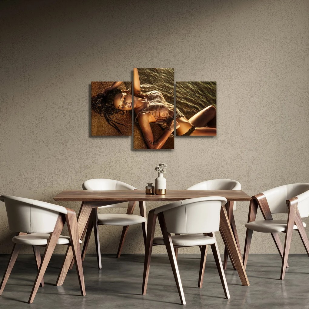 Obraz ženy ležiacej na pláži (90x60 cm)