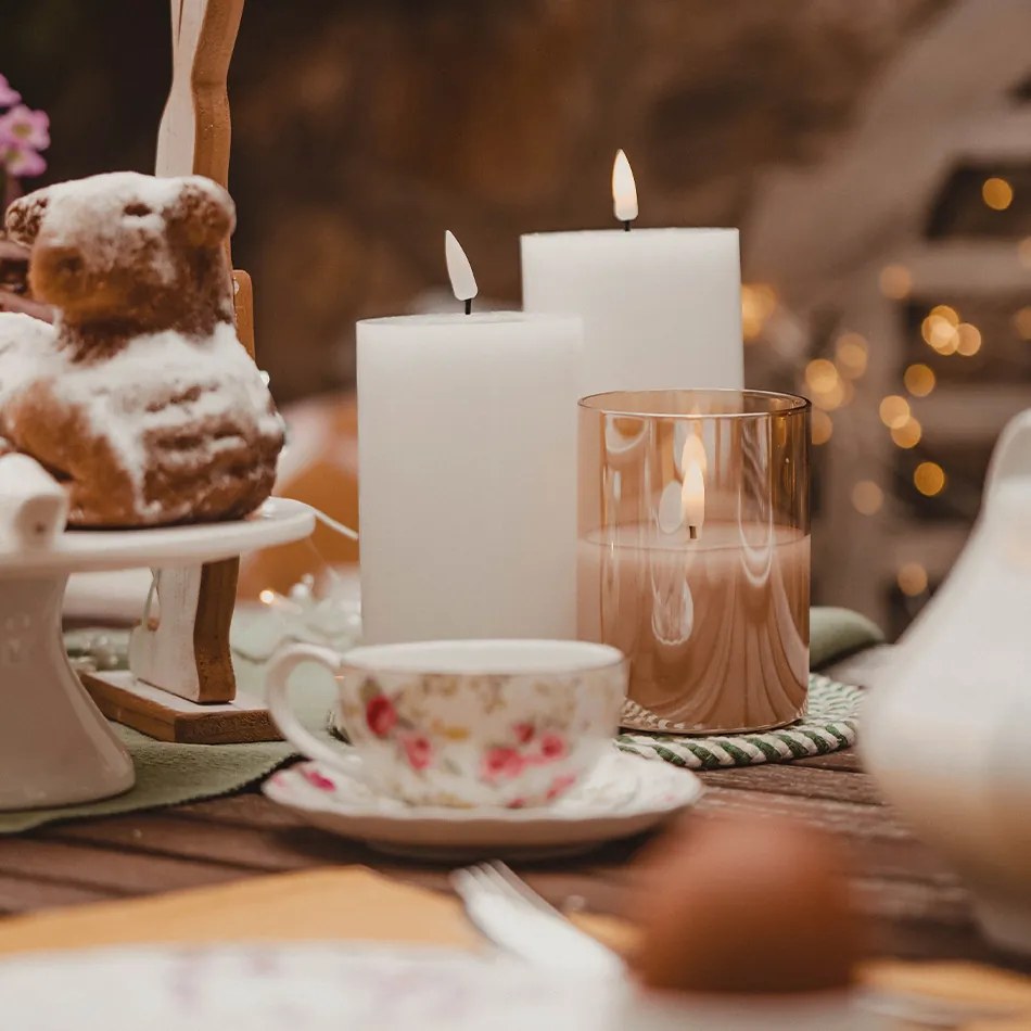 DECOLED LED svíčka ve skle, 7,5 x 15 cm, zlatá