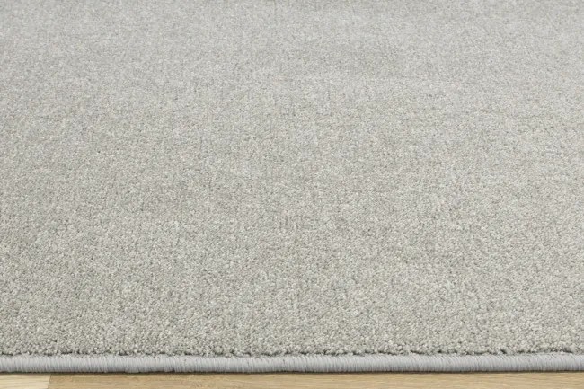 Metrážny koberec Platino 74 sivý