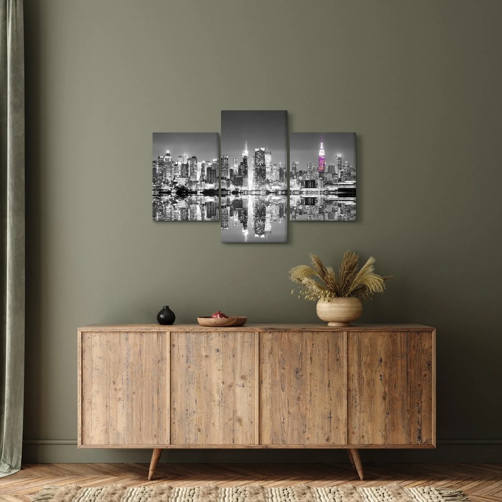 Obrázok - New York a fialový mrakodrap (90x60 cm)