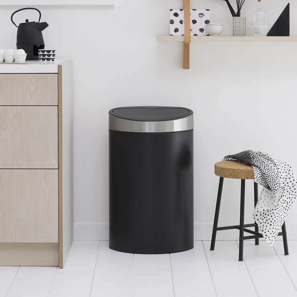 Brabantia Touch Bin NEW 40L Matná čierna veko lesk