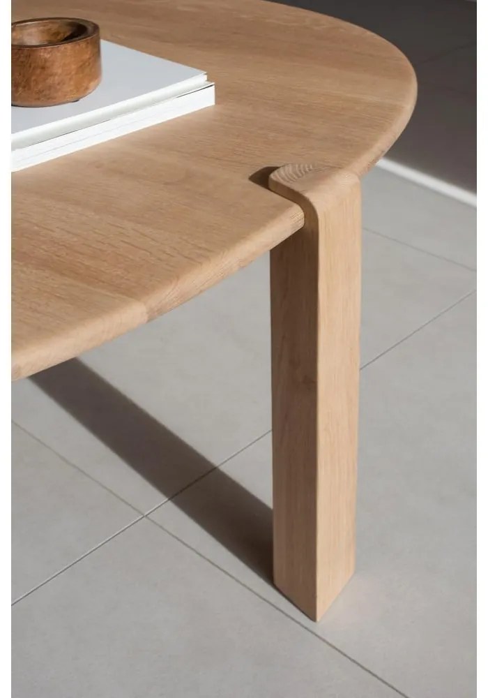 Okrúhly konferenčný stolík z dubového dreva v prírodnej farbe ø 100 cm Kulin – Gazzda