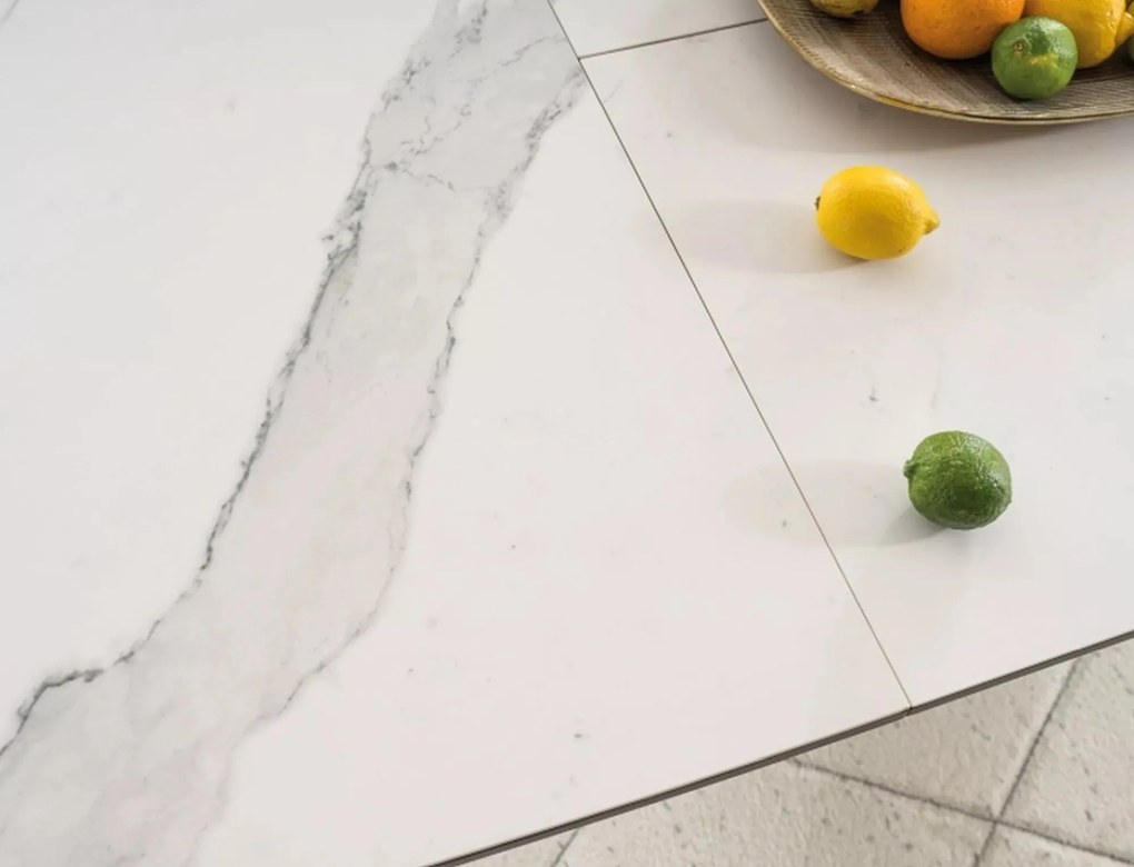 Rozkladací jedálenský stôl Armani 160/220 cm biely/čierny