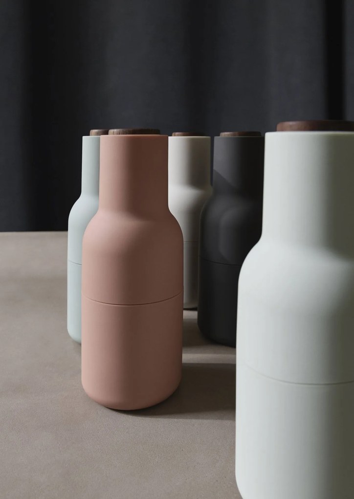Audo Copenhagen Mlynček na soľ a korenie Bottle Ash/Carbon Walnut – set 2 ks