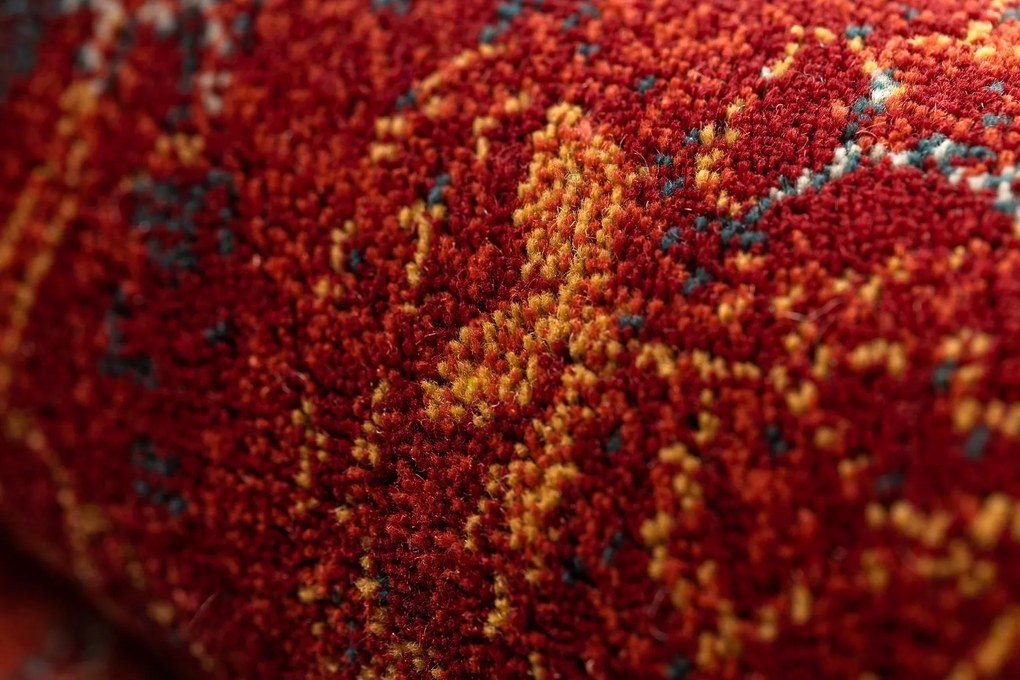 Koberec vlnený POLONIA Dukato Ornament, rubínovo - červený