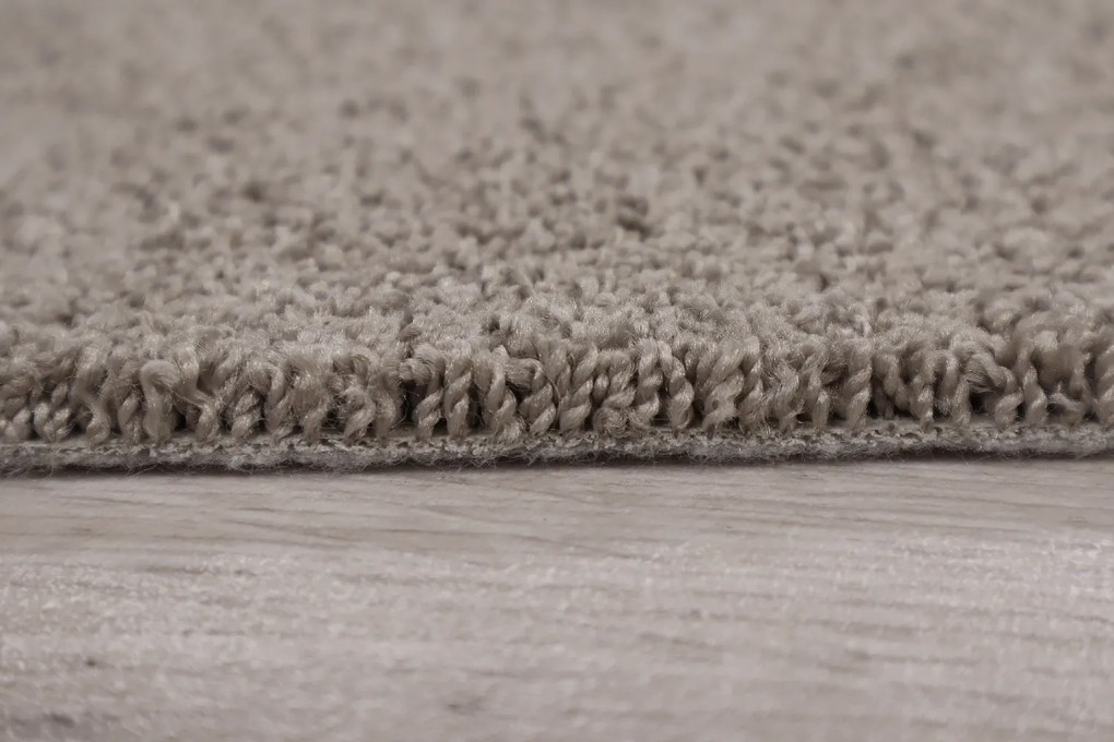 Vopi, AKCIA: 👣🛡️150x150 cm Kusový koberec Capri béžovej - neúčtujeme odrezky z role - obšitý zo všetkých strán + protišmyková úprav, šíře, hnedá, ab (mriežka), chodba / predsieň