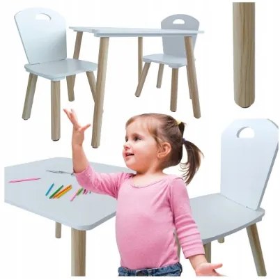 Biely set stolíka a 2 stoličiek