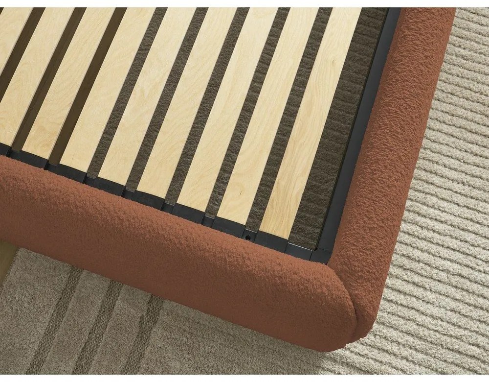 Oranžová čalúnená dvojlôžková posteľ s úložným priestorom/bez čela s roštom 160x200 cm Inera – Bobochic Paris