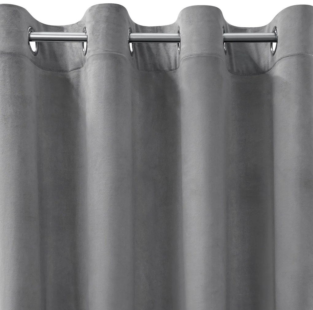 ZATEMŇOVACÍ ZÁVES NA KRÚŽKOCH ROSA 140X250 CM STRIEBORNÁ