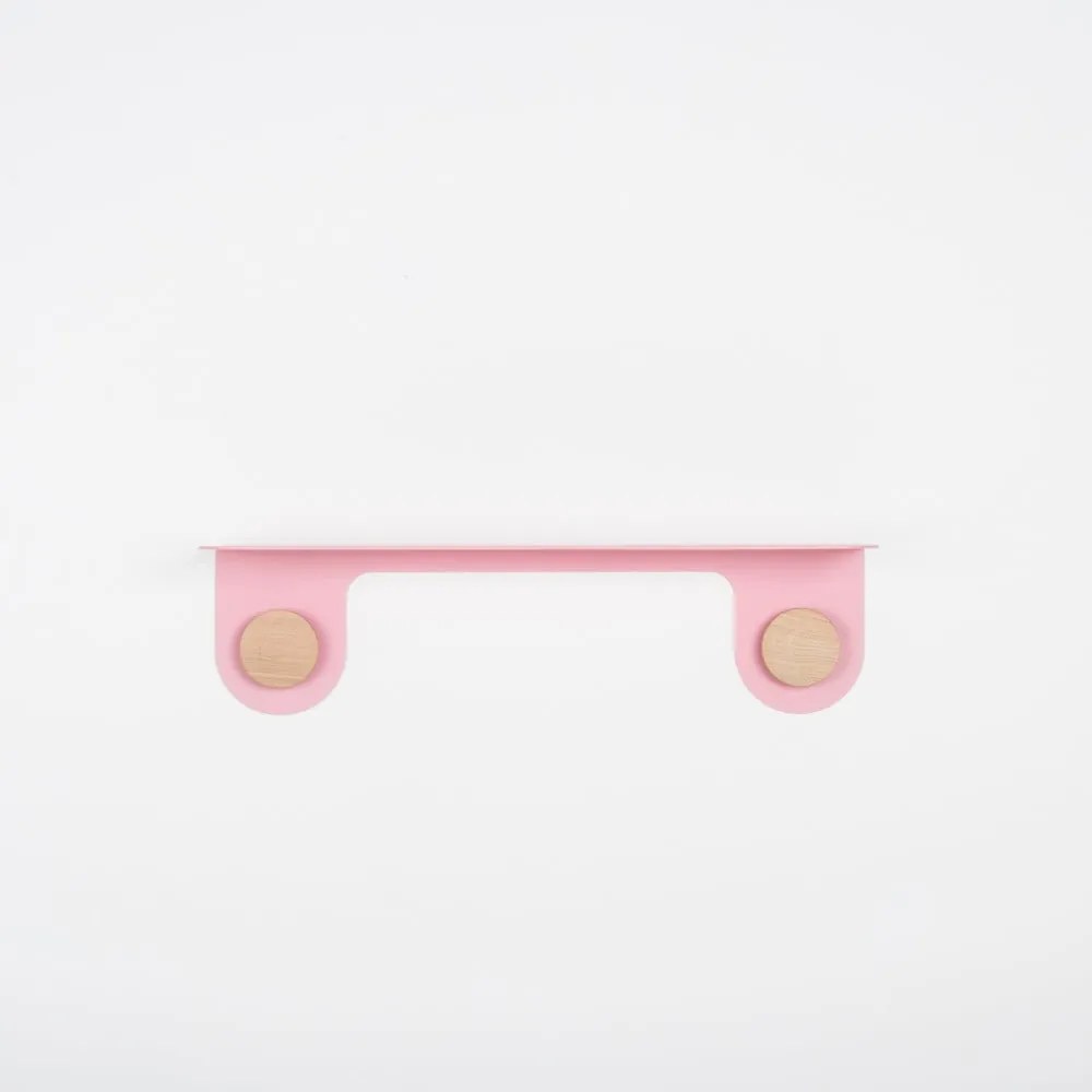 Nástenná ružová polica z ocele s detailom z dubového dreva s 2 háčikmi Gazzda Hook, dĺžka 50 cm