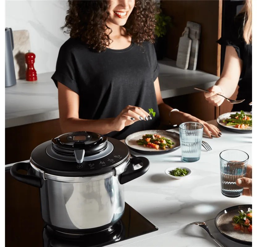 Sada tlakových hrncov Tefal Clipso+ CHEF 6 a 4,5 l P4552030 Nerezový/Čierny