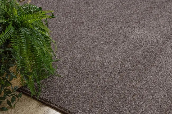 Koberec INDUS 40 hnedý