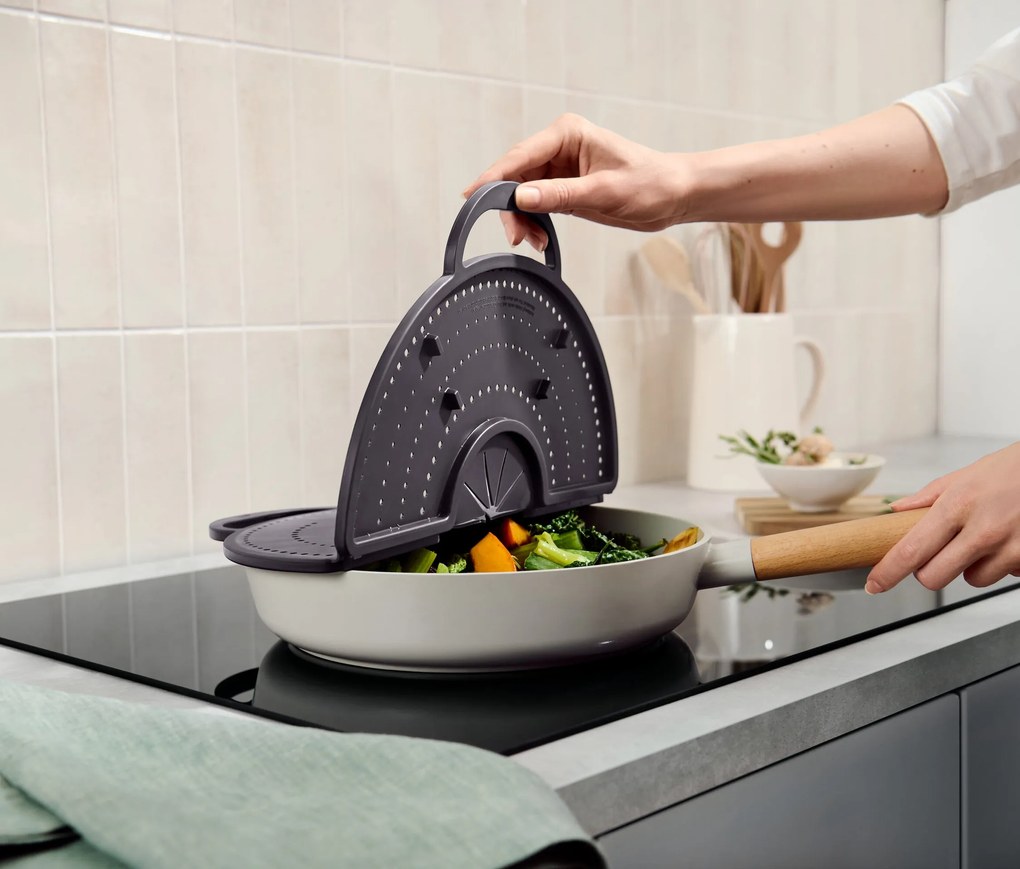 Kryt zabraňujúci vystrekovaniu z panvice