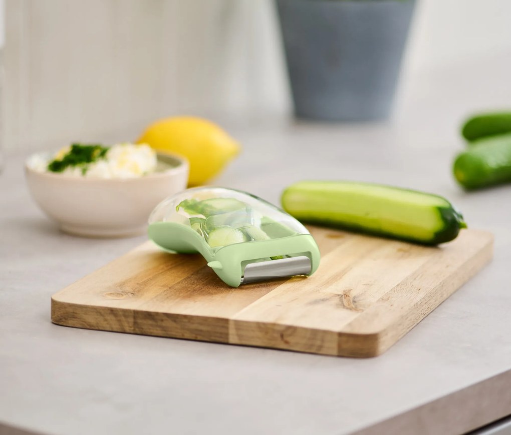 Univerzálna škrabka so záchytnou nádobou