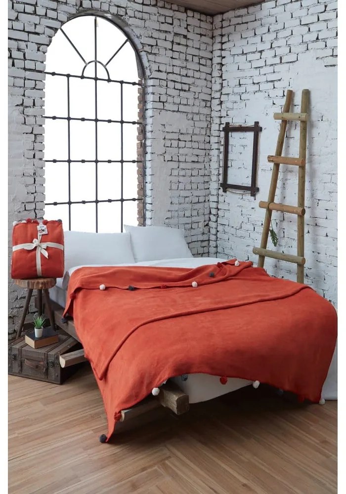 Fleecový pléd v tehlovej farbe 150x200 cm Pom Pom – Mijolnir