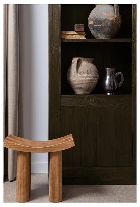 Hnedá knižnica z borovicového dreva 78x230 cm Yumi – BePureHome