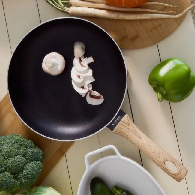 Panvica ALBERO čierna SS22 820507