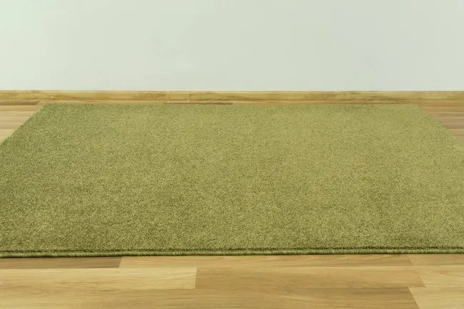 Metrážny koberec Monte-Bianco 46 olivovo zelený