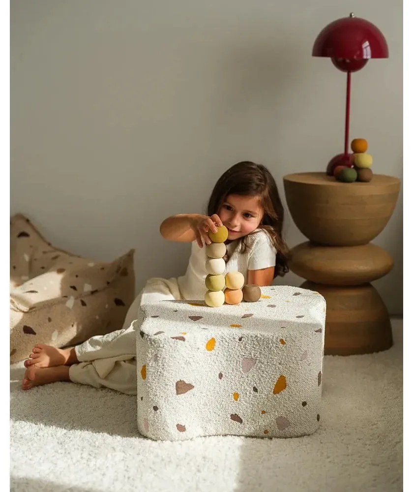 Biely detský puf z textílie buklé/ženilkový Terrazzo Cloud – Wigiwama