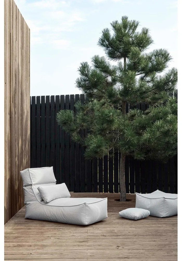 Svetrlosivý zahradný puf Blomus Cloud