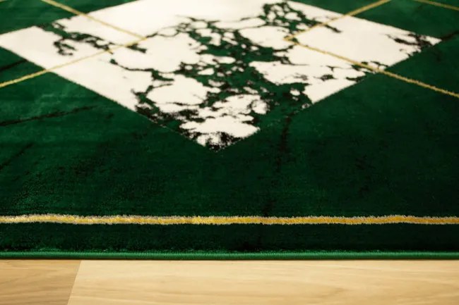 Koberec Diamond K4477Y zelený / zlatý mramor romby fľaškovozelený