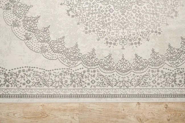 Koberec Allora Plus F345A ornament, strieborný / sivý