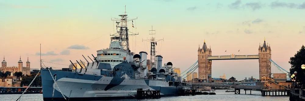 Obraz nádherná loď na rieke Temža v Londýne - 150x50