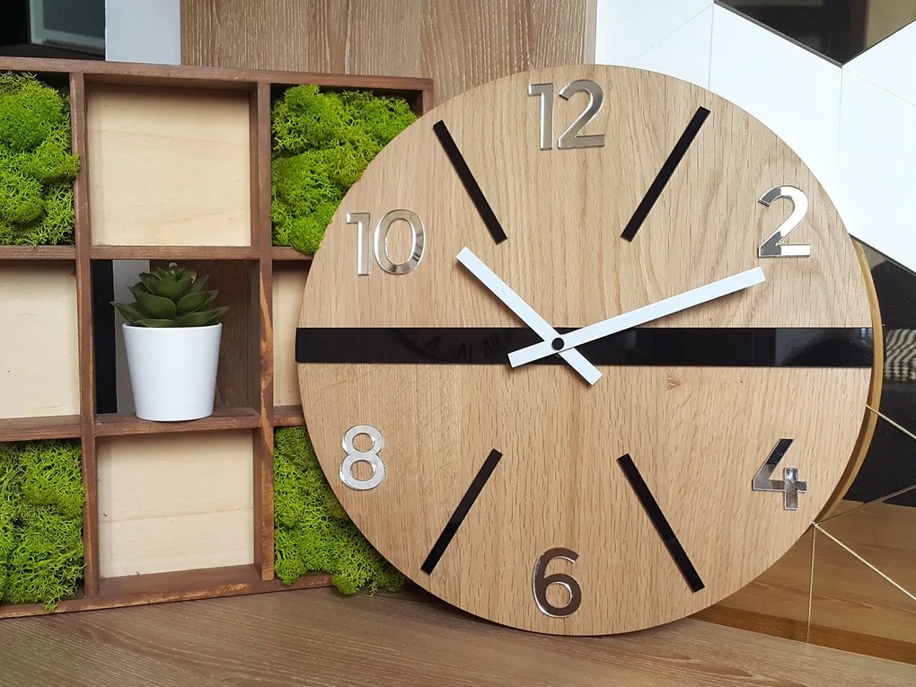 Drevené nástenné hodiny King 33,5 cm dub prírodný