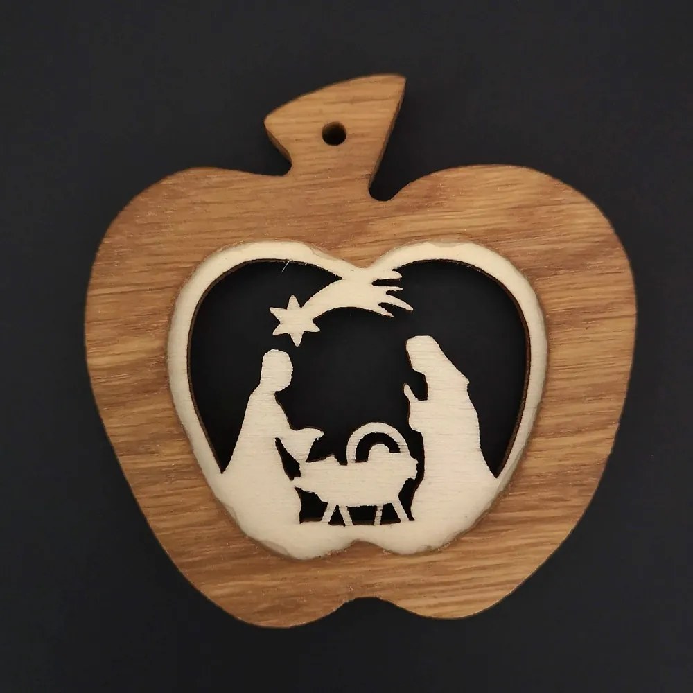 AMADEA Drevená ozdoba z masívu s vkladom - jablko s betlehemom 7 cm