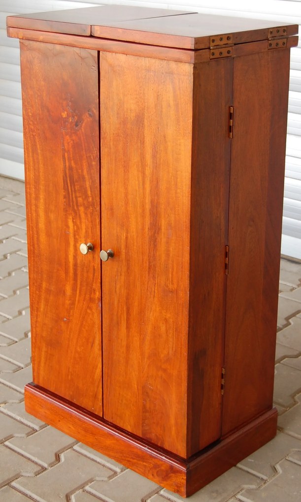 furniture-nabytek.cz - Domácí bar v obýváku 55x110x40 z dřeva palisandr