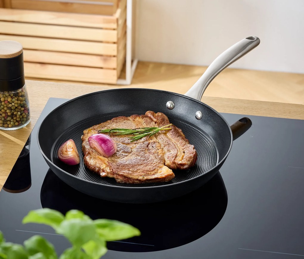 Liatinová panvica, priemer cca 28 cm