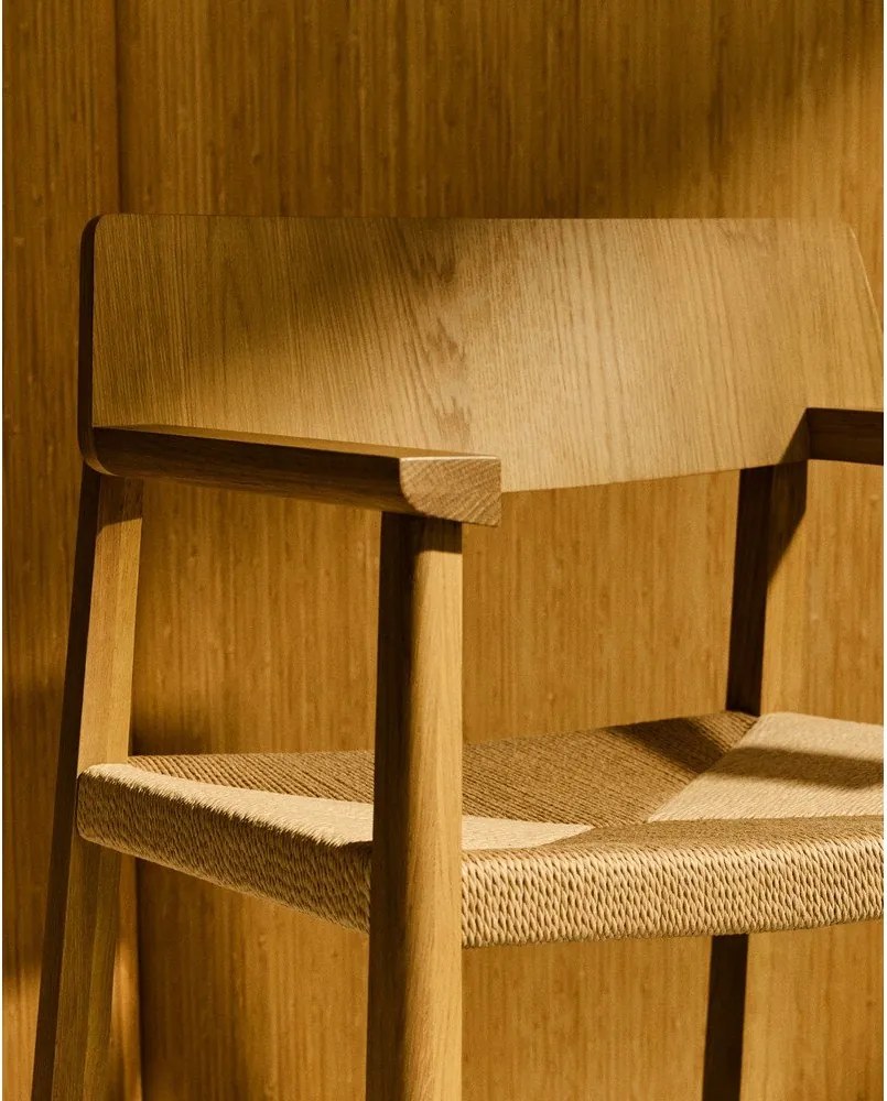 Jedálenské kreslo s podrúčkami z dubového dreva v prírodnej farbe Idun – Kave Home