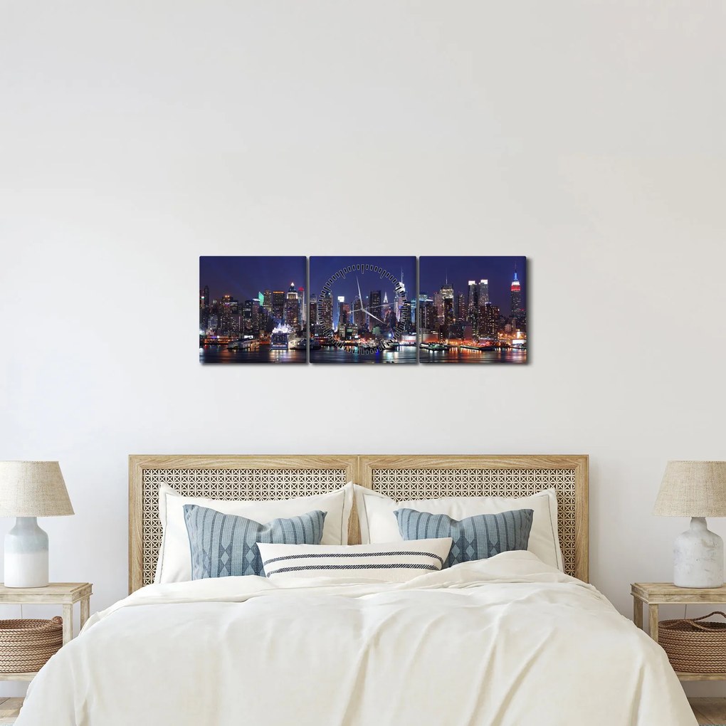 Obraz - Osvetlené New Yorské mrakodrapy (s hodinami) (90x30 cm)