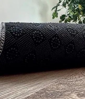 HU Čierny koberec Plush Deluxe Czarny Rozmer: 150x210 cm