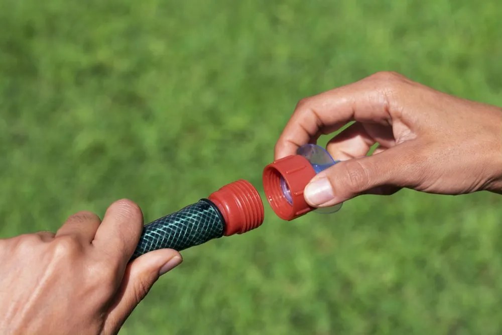 LEAN Nafukovacia vodná fontána Plameniak