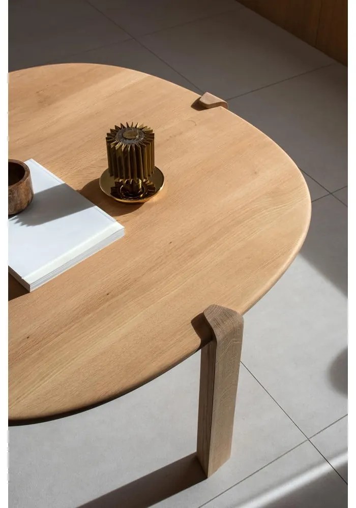 Okrúhly konferenčný stolík z dubového dreva v prírodnej farbe ø 100 cm Kulin – Gazzda