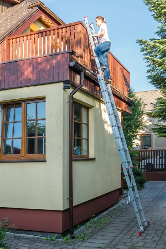 Hliníkový dvojdielny výsuvný rebrík VENBOS HOBBY, 2x13 priečok, 6,18 m