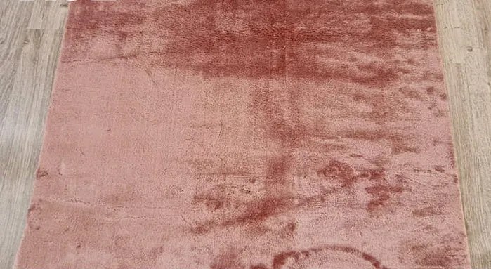 Ružový huňatý koberec Plush Deluxe – vysoký vlas 30 mm Rozmer: 60x100 cm