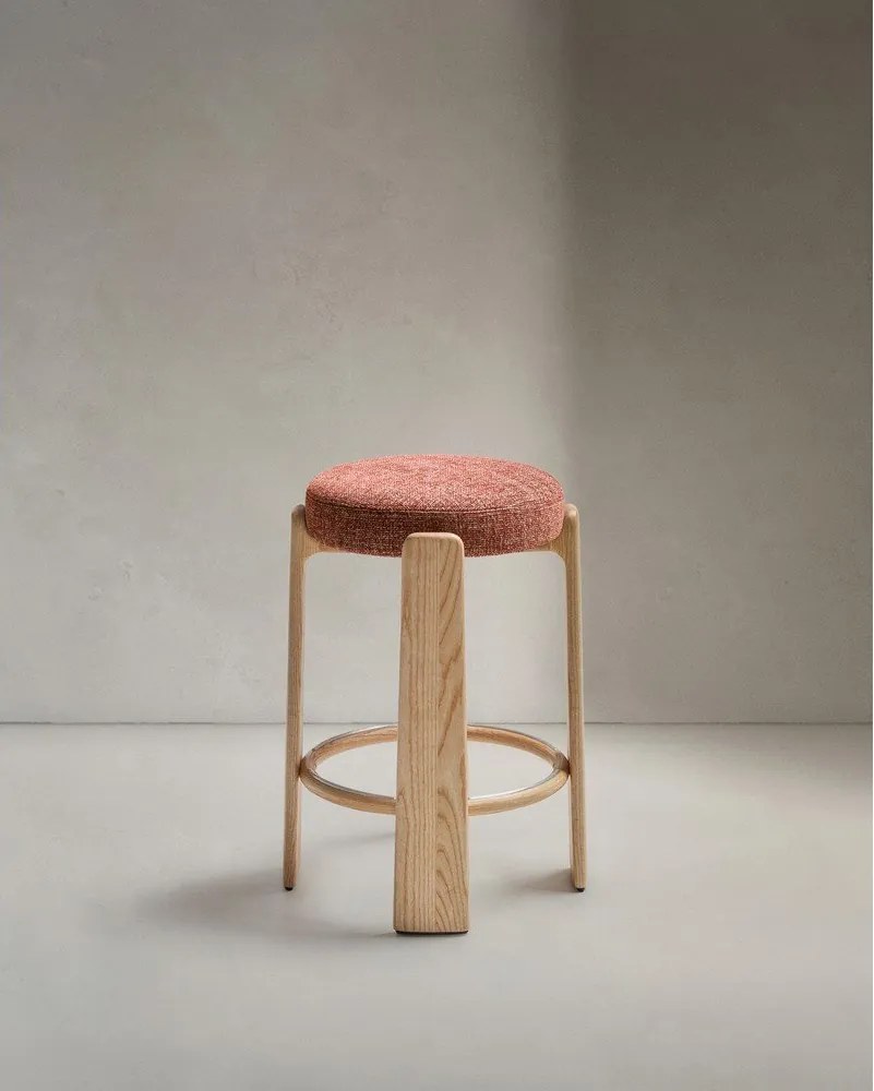 Barová stolička z jaseňového dreva v terakotovej farbe/v tmavo prírodnej farbe (výška sedadla 75 cm) Granite – Kave Home