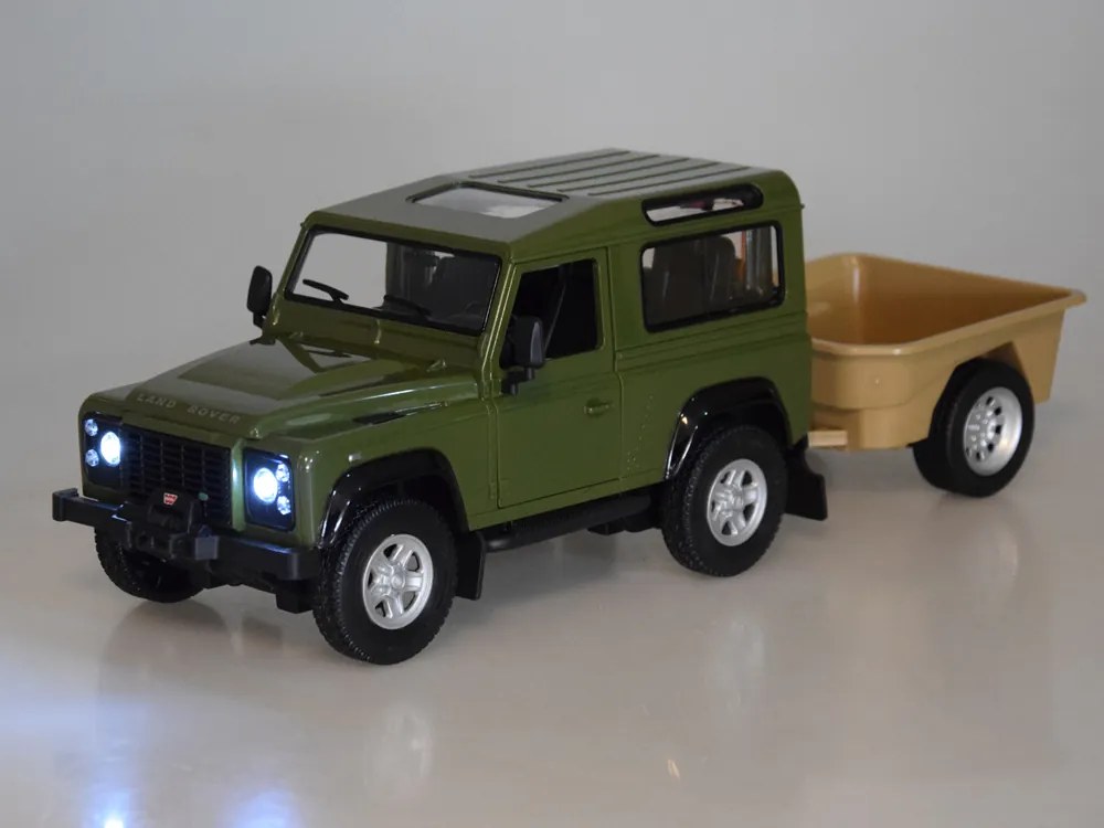 Auto na diaľkové ovládanie Rastar Land Rover Defender 1:14 so svetlami RC0712 Farba: zelená